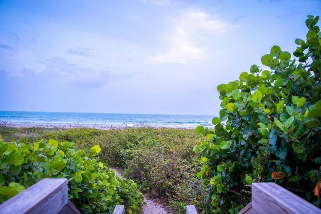 Beach House W/Putting Green/Game Rm/Rooftop Deck Cocoa Beach Eksteriør bilde